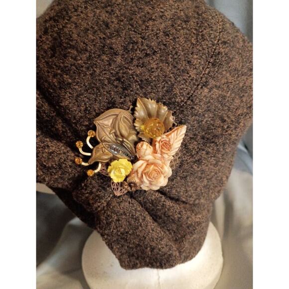 Helen Kaminski Hat 100% Wool With Vintage Brooch Brown main image 8